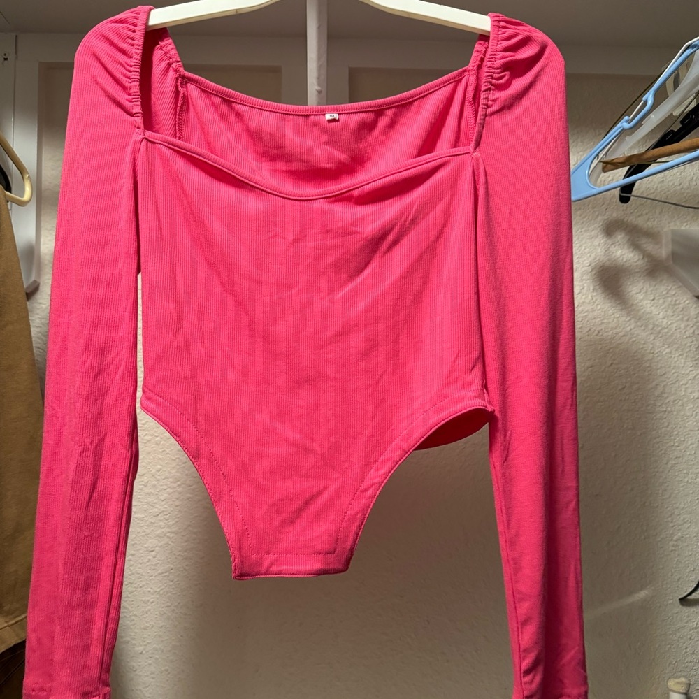 Medium crop top hot pink